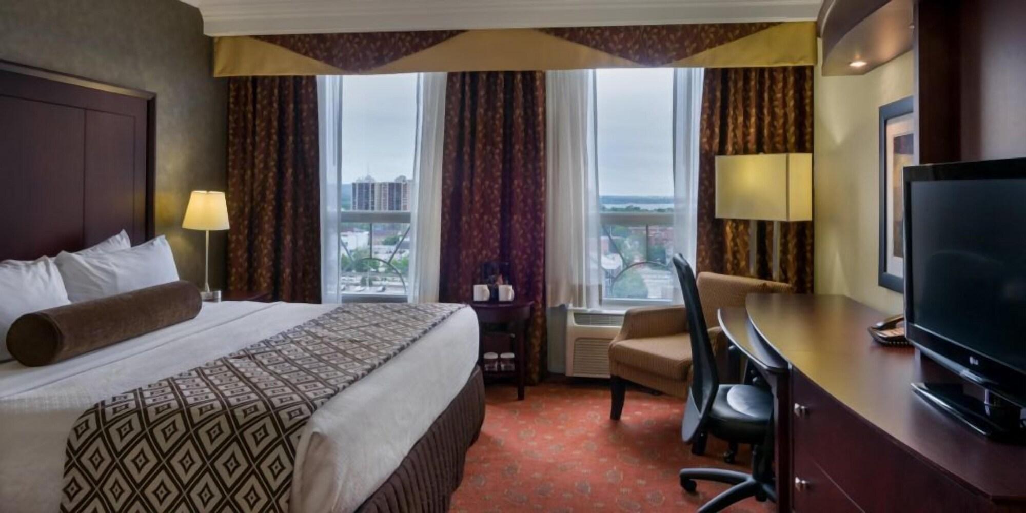 Hamilton Plaza Hotel And Conference Centre Екстериор снимка