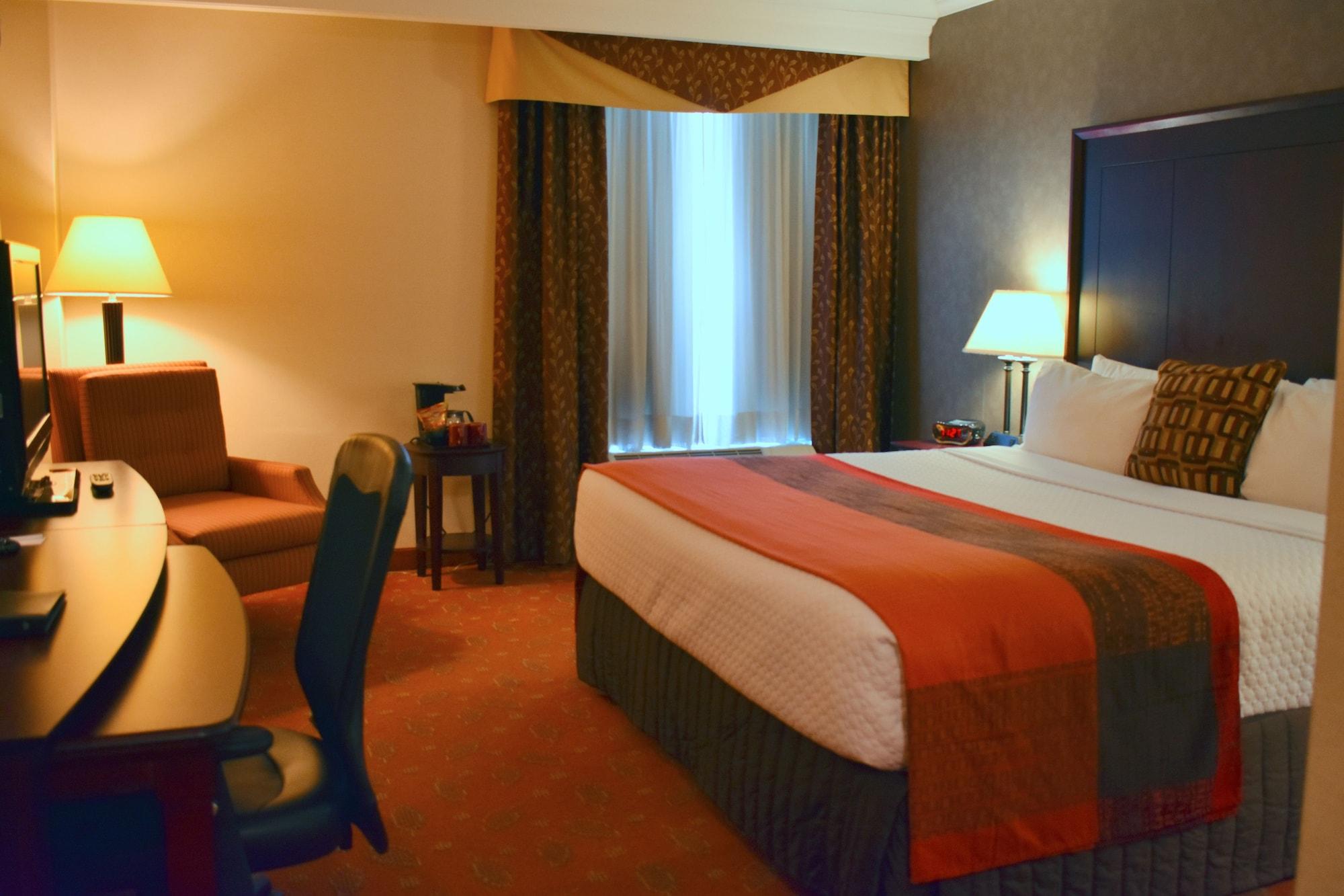 Hamilton Plaza Hotel And Conference Centre Екстериор снимка