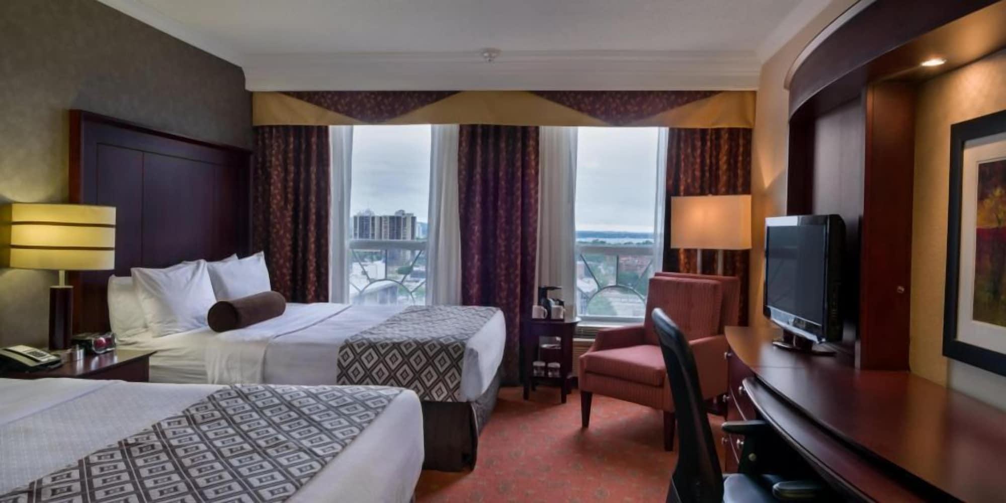 Hamilton Plaza Hotel And Conference Centre Екстериор снимка