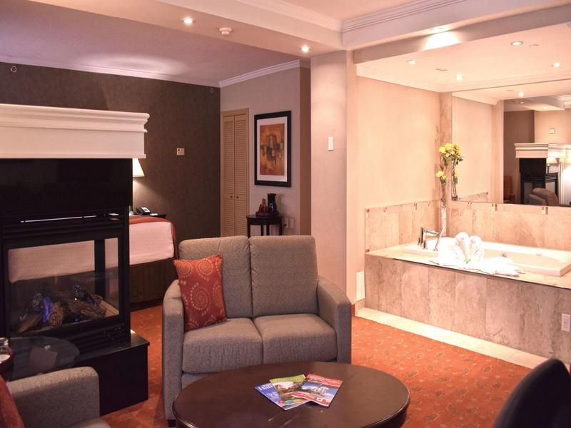 Hamilton Plaza Hotel And Conference Centre Екстериор снимка