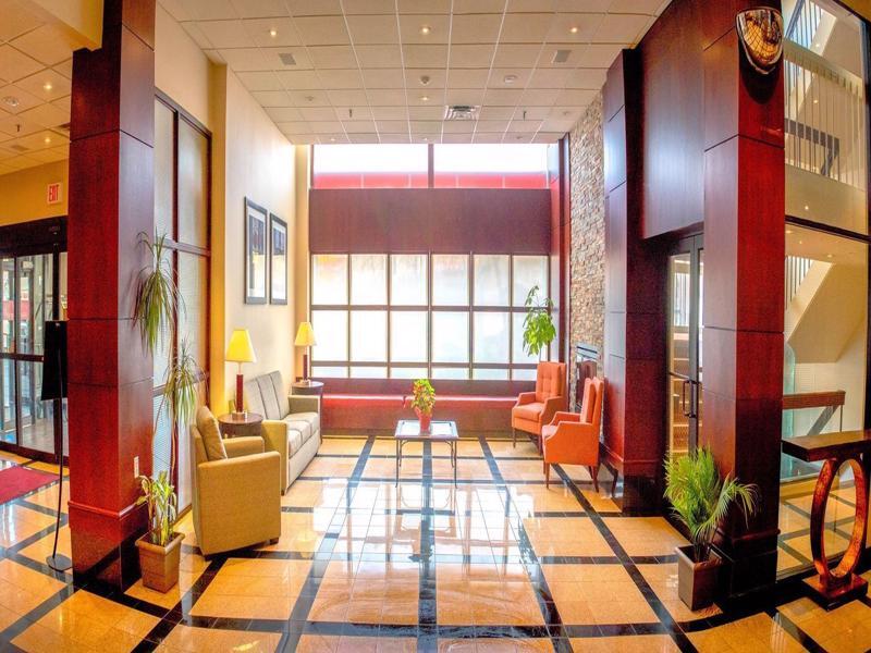 Hamilton Plaza Hotel And Conference Centre Екстериор снимка